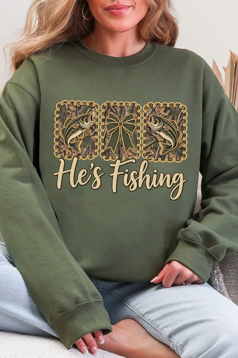 He's Fishing Heavy Blend Crew Sweatshirt product image 8