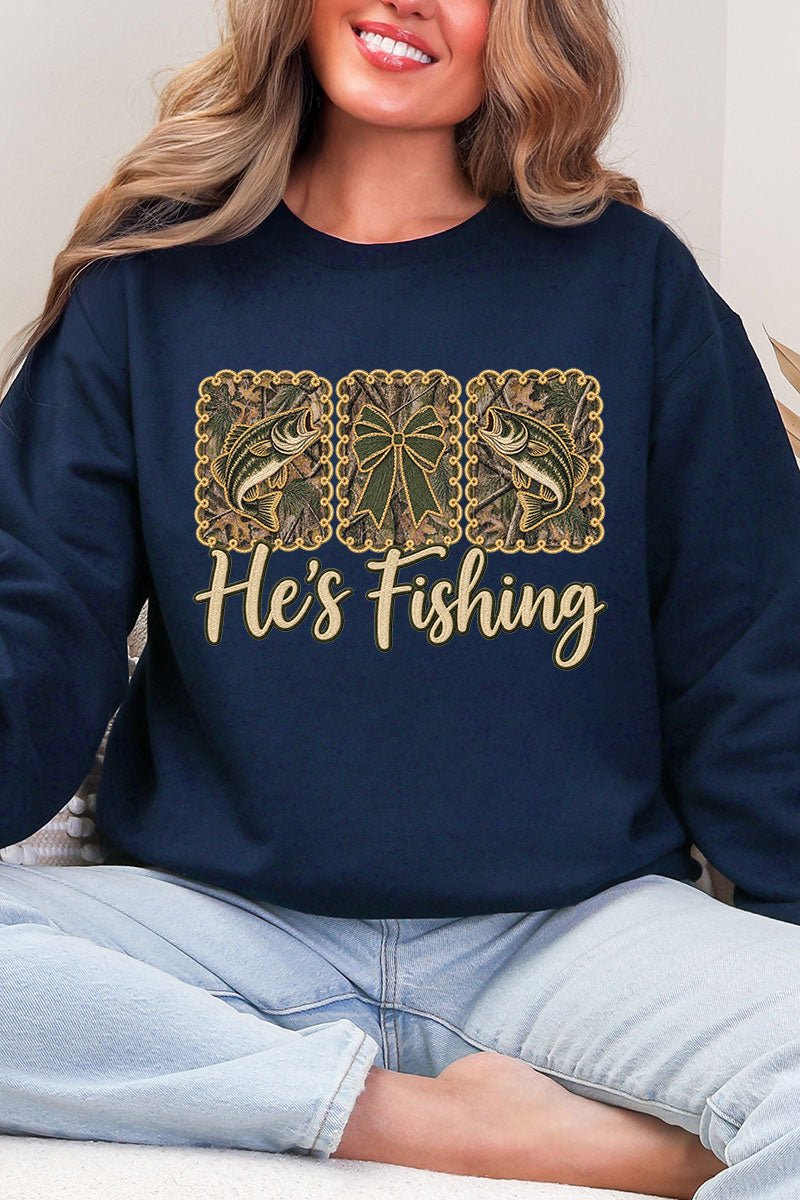 He's Fishing Heavy Blend Crew Sweatshirt product image 9