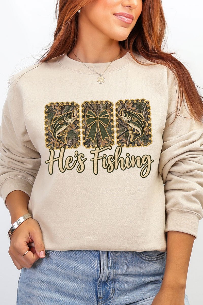 He's Fishing Heavy Blend Crew Sweatshirt product image 10